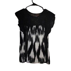 Lace & frilly cap sleeve, Lightweight White&black Blouse,knit SheerNeckline